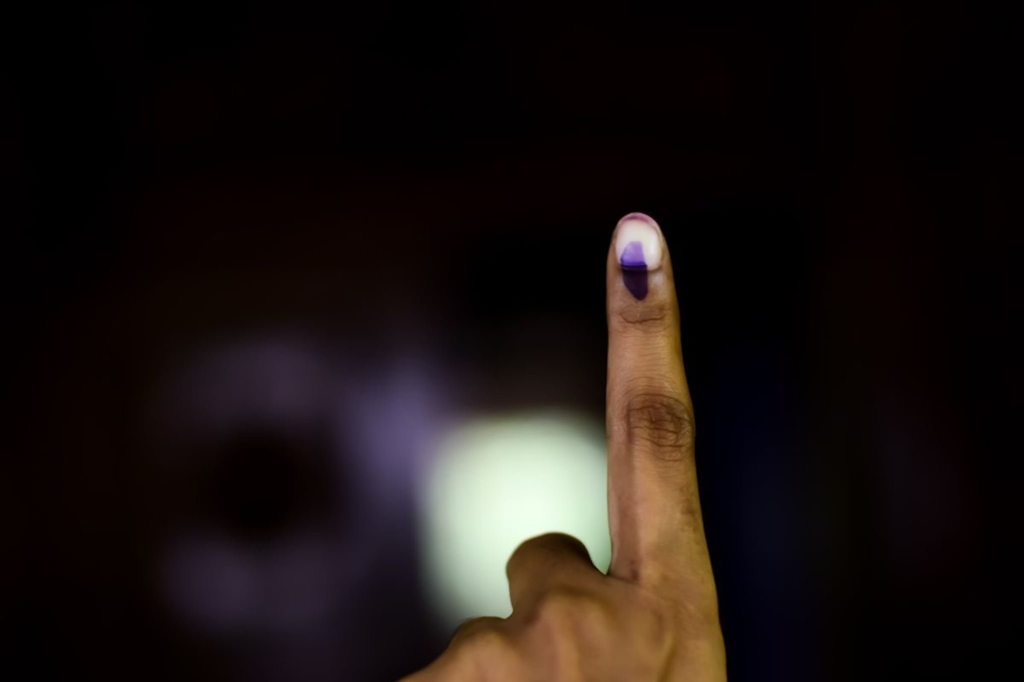 Local Body Election Bogus Voter : बोगस मतदार आणले, मतदान केंद्रावर दोघे ताब्यात, कोणत्या पक्षासाठी मतदान? राज्यात खळबळ