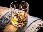 Whiskey : व्हिस्कीचा परफेक्ट पेग कसा बनवायचा? 99% लोक करत असतात 'या' कॉमन चुका