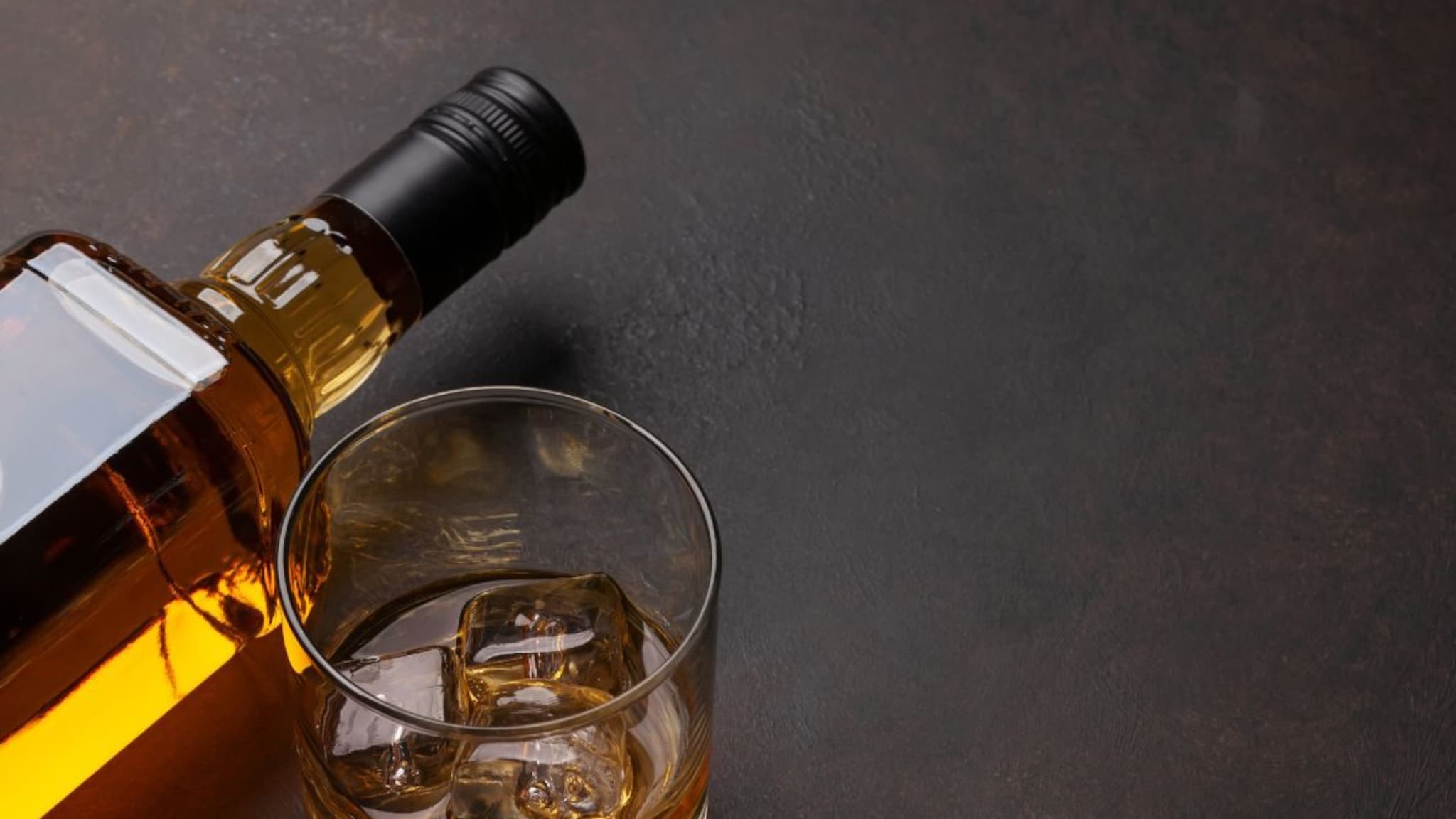 महाराष्ट्रात दारु इतकी महाग का? इतर राज्यांच्या तुलनेत रक्कम मोठी कशी? फार कमी लोकांना माहित असतील कारणं