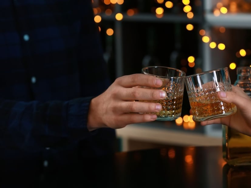 (नोट : वरील माहिती सामान्य माहितीवर आधारीत आहे. न्यूज 18 मराठी मद्यपानासाठी प्रोत्साहन करत नाही. आमचा उद्देश तुमच्यापर्यंत माहिती पोहोचवण्याचा आहे.)