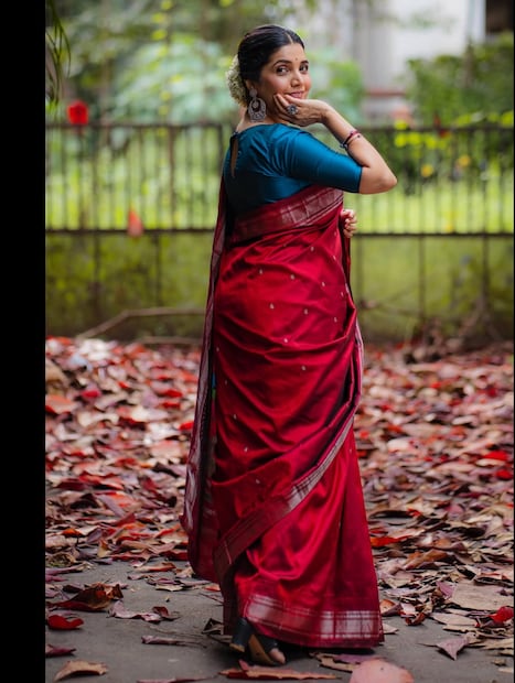 मुक्ता बर्वे ज्या क्षेत्रात काम करते, तिथे सतत लोकांची गर्दी असते आणि प्रत्येकाला व्यक्त व्हायचे असते. त्यामुळे तिला एकटं राहायला मिळणे महत्त्वाचे वाटते. मुक्ता म्हणाली, 