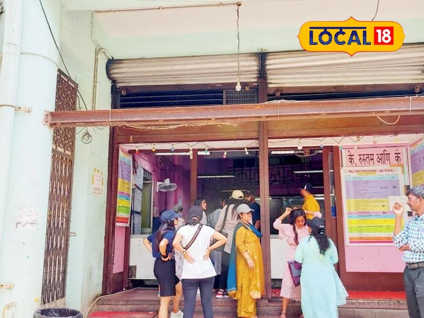 लहानांपासून ते मोठ्यांपर्यंत सर्वांनाच आईसक्रीमची क्रेझ असते. गरमी असो किंवा थंडी आईसक्रीम खाण्याचा आनंद वेगळाच असतो. अनेकदा लोक आवडत्या फ्लेवर्ससाठी लांबून लांबून प्रवास करून प्रसिद्ध आईसक्रीम पार्लरमध्ये जातात. लहानांपासून ते मोठ्यांपर्यंत सर्वांनाच आईसक्रीमची क्रेझ असते. गरमी असो किंवा थंडी आईसक्रीम खाण्याचा आनंद वेगळाच असतो. अनेकदा लोक आवडत्या फ्लेवर्ससाठी लांबून लांबून प्रवास करून प्रसिद्ध आईसक्रीम पार्लरमध्ये जातात.