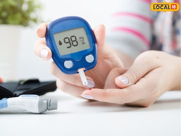 डायबिटीजचे हे 2 प्रकार माहितीये? 'या' चुकांमुळे होऊ शकतो दुसऱ्या प्रकारचा मधुमेह डायबिटीजचे हे 2 प्रकार माहितीये? 'या' चुकांमुळे होऊ शकतो दुसऱ्या प्रकारचा मधुमेह