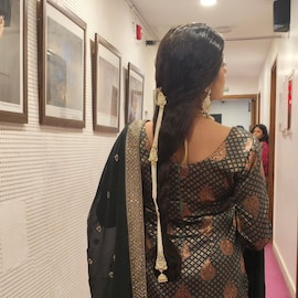 सख्ख्या आईने हंटर-चपलेने मारलं, 17व्या वर्षी झाली कास्टिंग काऊचची शिकार सख्ख्या आईने हंटर-चपलेने मारलं, 17व्या वर्षी झाली कास्टिंग काऊचची शिकार