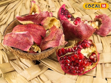 वेट लॉससह सैल त्वचाही घट्ट करतो डाळिंबाचा 'हा' भाग! डाळिंब खाताना हे लक्षात ठेवा वेट लॉससह सैल त्वचाही घट्ट करतो डाळिंबाचा 'हा' भाग! डाळिंब खाताना हे लक्षात ठेवा