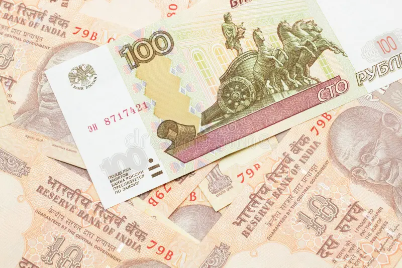 रशियाची अधिकृत मुद्रा किंवा चलन हे रूसी रूबल (RUB) आहे. आपल्या देशात जसा रुपयामध्ये व्यवहार होतो, तसा रशियातील प्रत्येक व्यवहार हा रूबलमध्ये होतो. रूबलच्या तुलनेत भारतीय रुपयाचे मूल्य किती आहे, हे जाणून घेण्यासाठी दोन्ही चलनांचा विनिमय दर (Exchange Rate) माहीत असणे महत्त्वाचे आहे.