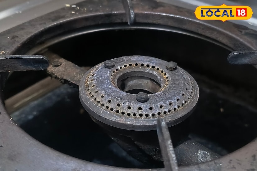 गॅस बर्नर स्वच्छ करणे कठीण नाही. त्यासाठी फक्त नियमित लक्ष आणि योग्य घरगुती उपाय आवश्यक आहेत. या सोप्या टिप्समुळे तुमचे बर्नर चमकत राहतीलच. शिवाय तुमचे स्वयंपाकघरही स्वच्छ आणि आरोग्यदायी राहील.