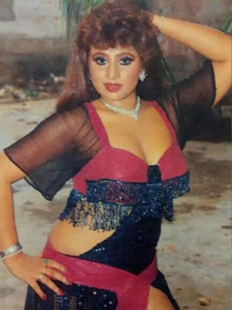 २०१२ मध्ये, हुमा खान यांच्या आयुष्याला आणखी एक धक्का बसला. त्यांच्यावर आपल्या मोलकरणीच्या १२ वर्षीय मुलीचे अपहरण करून तिला त्रास दिल्याचा आरोप होता. पुणे येथील अतिरिक्त सत्र न्यायाधीश ए. वगवसे यांनी त्यांना तीन वर्षांची तुरुंगवासाची शिक्षा सुनावली होती.