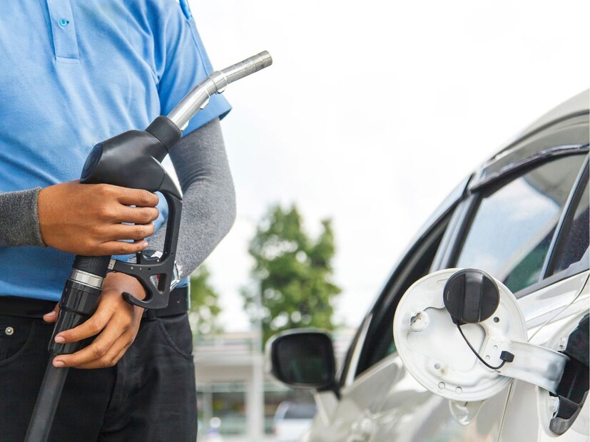 तुम्हाला फसवणूक होण्याची भीती वाटत असेल किंवा तुम्हाला पेट्रोलची अचूक रक्कम हवी असेल, तर रुपयांनी पेट्रोल मागवू नका. त्याऐवजी लिटरने ऑर्डर करा. उदाहरणार्थ, 