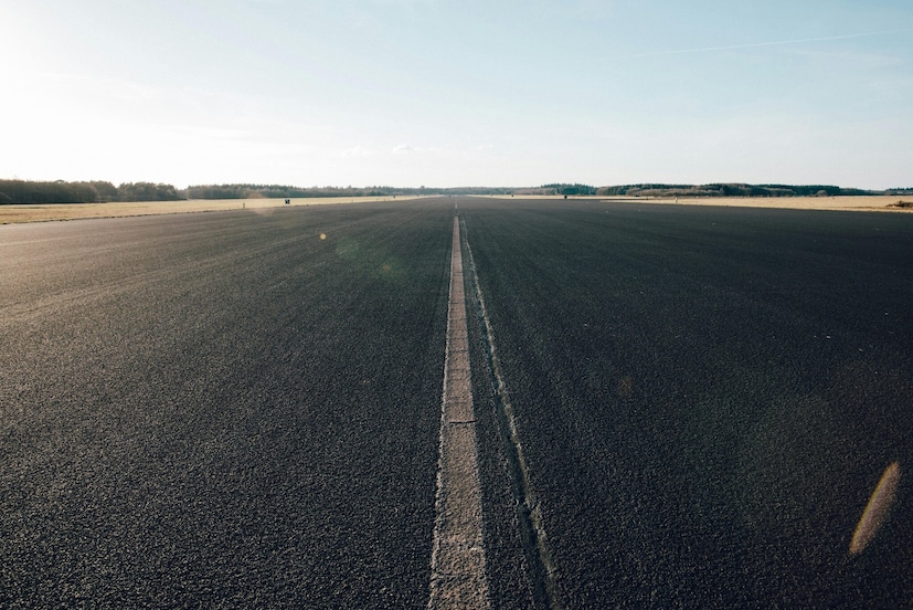 जेव्हा आपण जगातील सर्वात लांब रस्त्याबद्दल बोलतो तेव्हा त्याचा व्याप्ती इतका विशाल आहे की तो रस्ता संपण्यासाठी 2 महिन्यांहून अधिक काळ लागतो.