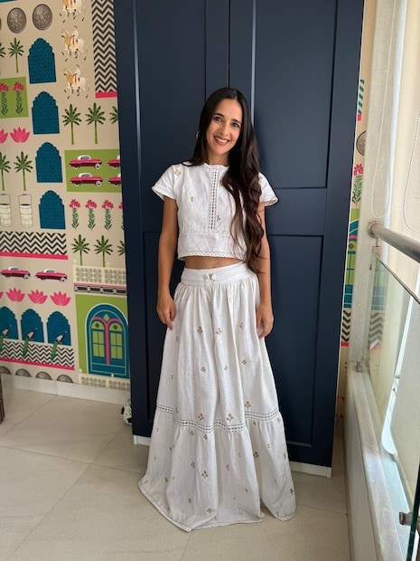 अक्षय खन्नाची ही एक्स गर्लफ्रेंड दुसरी कोणी नसून अभिनेत्री तारा शर्मा आहे. अक्षय आणि तारा २००० च्या दशकात जवळपास दोन वर्षे रिलेशनशीपमध्ये होते. ताराने नुकतंच इंस्टाग्रामवर अक्षयचा एक जुना फोटो शेअर करत त्याला खास शुभेच्छा दिल्या आहेत.