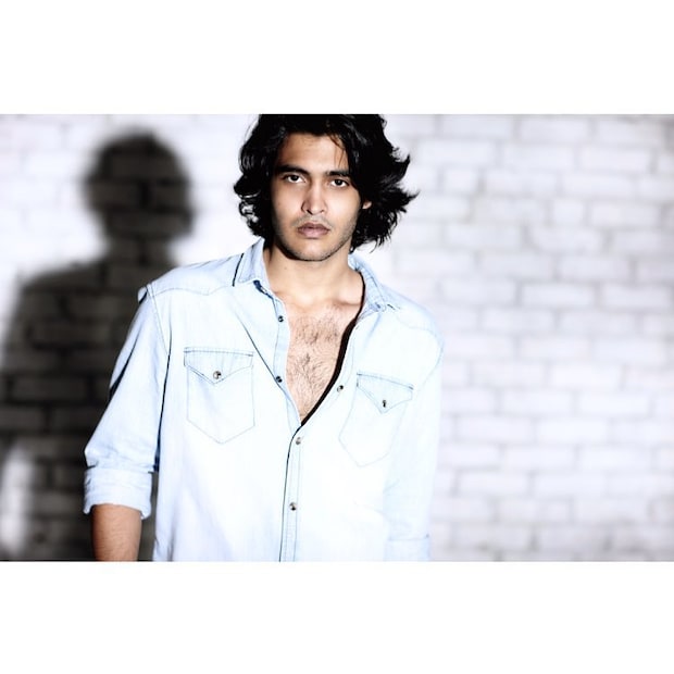 akshaye Khanna stepbrother sakshi Khanna, sakshi Khanna, vinod Khanna sons, akshaye Khanna, akshaye Khanna brother sakshi Khanna, akshaye Khanna Dhurandhar, akshaye Khanna family, sakshi Khanna father, साक्षी खन्ना