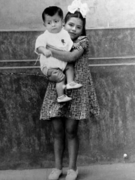 पण, विचार करा... ज्या वयात मुली बाहुलीशी खेळतात, शाळेत जाण्यासाठी रडतात किंवा अंगणात बागडतात, त्या वयात एखादी मुलगी गरोदर राहू शकते का? हे ऐकूनच अंगावर काटा येईल, पण वैद्यकीय इतिहासात अशी एक घटना नोंदली गेली आहे, जिने 1939 साली संपूर्ण जगाला आणि डॉक्टरांनाही कोड्यात टाकले होते. ही कथा आहे जगातील सर्वात तरुण आईची.