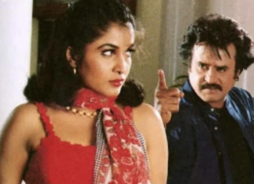 एसएस राजामौली यांच्या बाहुबली चित्रपटातून रम्या कृष्णन प्रसिद्ध झाली. 1999 मध्ये आलेल्या पदयप्पा चित्रपटात तिनं रजनीकांतसोबत काम केलं होतं. त्यांची केमिस्ट्री मोठ्या पडद्यावर हिट झाली होती. रम्या प्रत्यक्षात रजनीकांतपेक्षा 26 वर्षांनी लहान आहे.