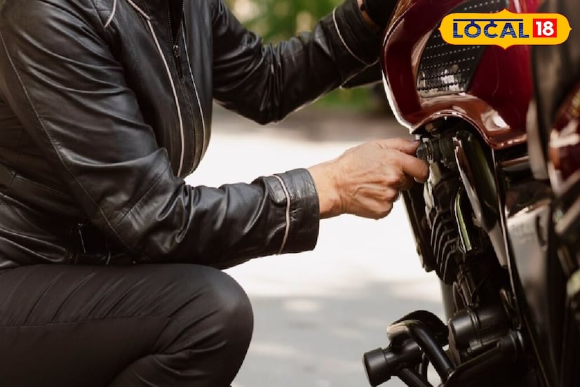 जुन्या मोटारसायकलींमध्ये सामान्यतः कार्बोरेटर असतात, ज्यामुळे थंड हवामानात इंधन खराब वाहू शकते. कमी तापमानामुळे इंधनाचा प्रवाह बिघडतो, ज्यामुळे इंजिनला योग्य इंधन मिश्रण मिळत नाही, ज्यामुळे बाईक किंवा स्कूटर लवकर सुरू होऊ शकते.