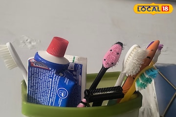 जुन्या टूथब्रशचे 'हे' भन्नाट उपयोग तुम्ही पहिले नसतील! अवघड कामही बनवते सोपे जुन्या टूथब्रशचे 'हे' भन्नाट उपयोग तुम्ही पहिले नसतील! अवघड कामही बनवते सोपे