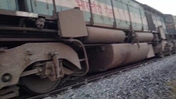 एक्स्प्रेसच्या धडकेत 7 हत्तींचा मृत्यू, 6 ट्रेन रद्द इथे चेक करा संपूर्ण लिस्ट