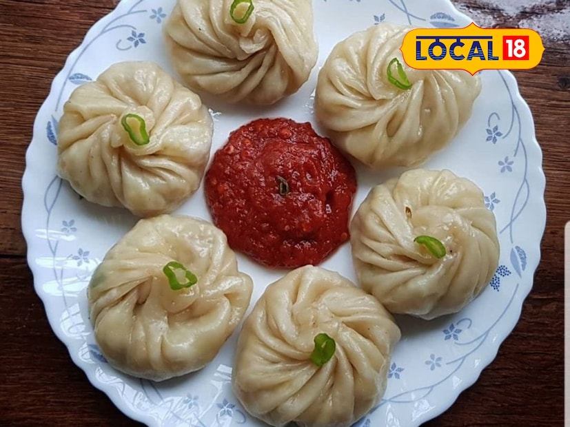  कल्याणमध्ये जेव्हा तुम्ही खाण्याच्या चविष्ट पदार्थांच्या शोधात असता तेव्हा एक ठिकाण आहे जिथे मोमोजचा अनुभव अगदी खास आहे. हे मोमोज फक्त खाण्यासाठी नाहीत, तर चव, पोत आणि ताजेपणाने लोकांना आकर्षित करतात.