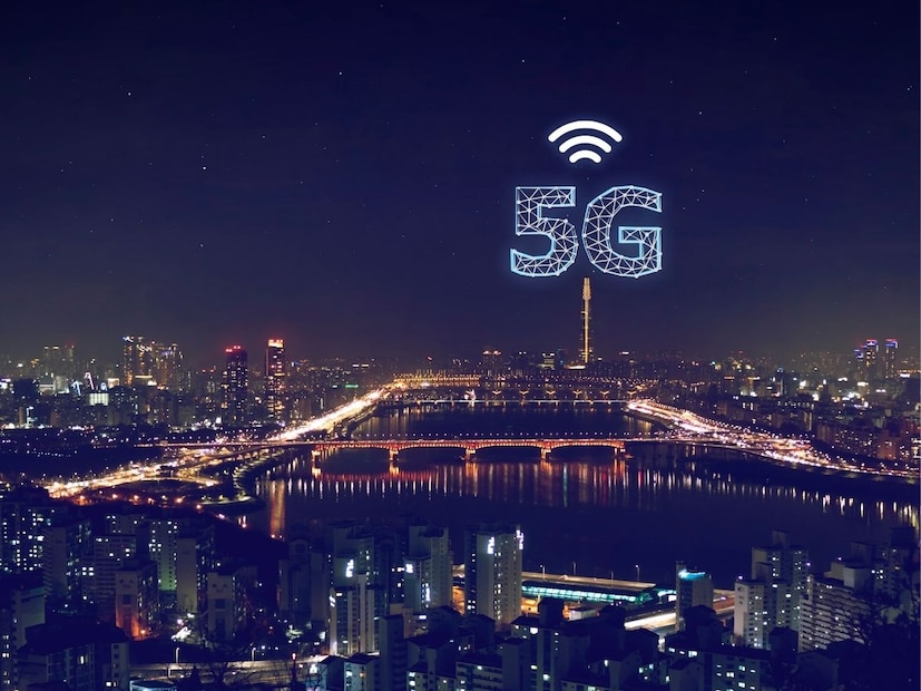 टॉवरपासून अंतर आणि सिग्नलची गुणवत्ता 5G टॉवर जितका जवळ, तितका स्पीड जास्त. पण टॉवर दूर असेल, इमारतींचा अडथळा असेल, नेटवर्क कन्जेशन असेल तर फोनला फक्त 5G कनेक्शन मिळतं पण त्याची पूर्ण क्षमता वापरता येत नाही. परिणामी स्पीड 4G च्या आसपासच राहतो.