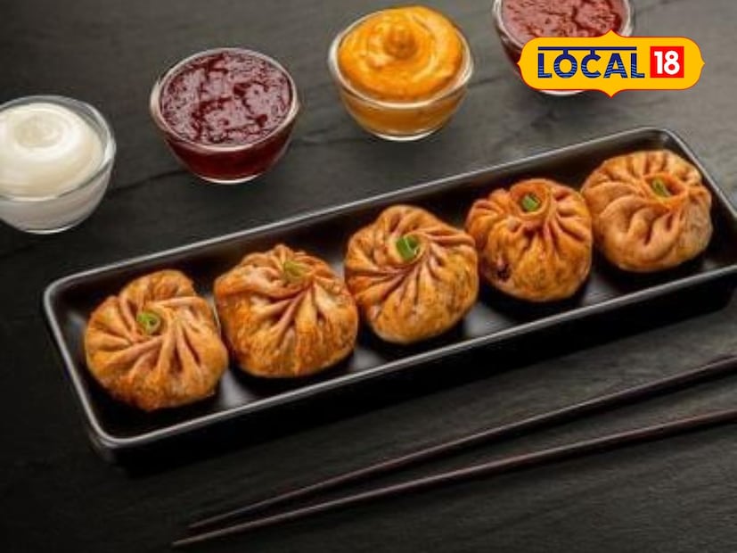  येथे मोमोज अगदी ताजी आणि गरम असते, ज्यामुळे एका तुकड्यात संपूर्ण आनंद अनुभवता येतो. हे कल्यामधील ठिकाण म्हणजे 'द मोमोज फॅक्टरी' कल्याण स्टेशनपासून अगदी 20 मिनिटांवर आहे. जे कल्याणच्या खडकपाडापासून अगदी जवळ आहे.