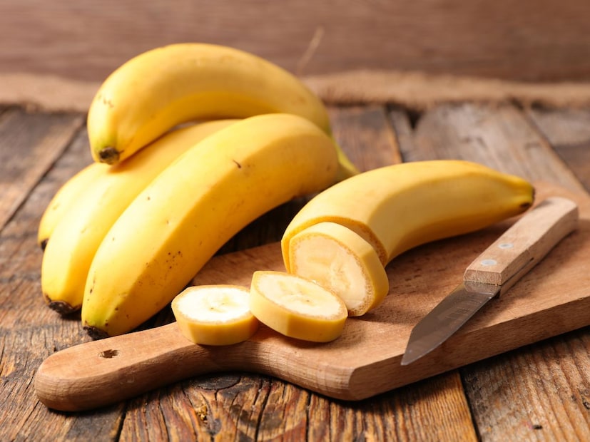 हीच पॉलिथिन पुन्हा वापरा : केळी काढल्यानंतर त्या पॉलिथिन पिशवीत पुन्हा कच्ची केळी ठेवून पिकवू शकता. म्हणजेच एकाच साहित्याचा पुनर्वापर करून तुम्ही प्रत्येक वेळी सुरक्षित, रसायनमुक्त आणि स्वादिष्ट केळी घरीच पिकवू शकता.