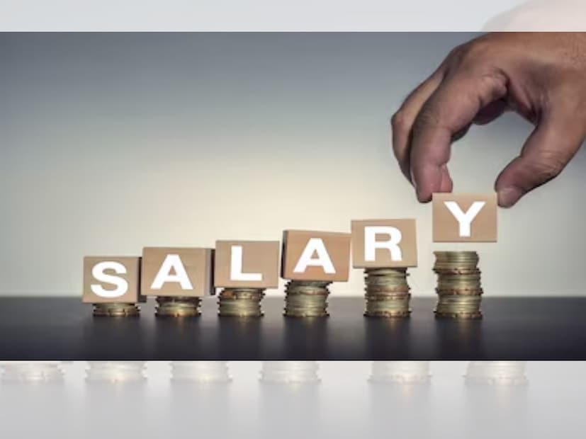 दरम्यान सातव्या वेतन आयोगाची मुदत 31 डिसेंबर रोजी संपत आहे. या पार्श्वभूमीवर कर्मचार्&#x200d;यांच्या मनात प्रश्न निर्माण झाला आहे की 8वा वेतन आयोग लागू होईपर्यंत DA आणि DR वाढ पूर्वीसारखीच सुरू राहील की काही काळ ती थांबवली जाईल? याबाबतही रोहिताश्व सिन्हा यांनी स्पष्ट केले की कर्मचारी आता सरकारच्या पुढील दिशानिर्देशांची वाट पाहत आहेत.