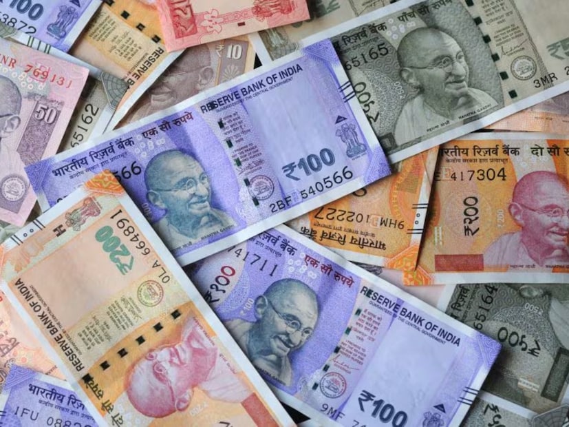 अखेर सरकारने दिलासा देत स्पष्ट केले आहे की DA आणि DR ची पुनरावलोकने दर सहा महिन्यांनी केली जातील. महागाईमुळे वेतन आणि पेन्शनची वास्तविक किंमत घटू नये म्हणून हा निर्णय महत्त्वाचा आहे. हे पुनरावलोकन AICPI-IV अर्थात औद्योगिक कामगारांसाठीच्या अखिल भारतीय महागाई निर्देशांकाच्या आधारे केले जाईल, जो श्रम ब्युरोकडून जारी केला जातो. 