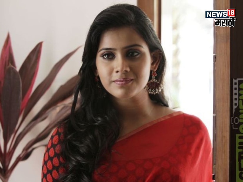 या अभिनेत्रीची आई आणि बहिण दोघेही अभिनेत्री होत्या. अभिनेत्रीनं वयाच्या 14 व्या वर्षी अभिनय क्षेत्रात पदार्पण केलं. अभिनेते मणिरत्नमबरोबर तिनं स्क्रिन शेअर केली. तिचा सिनेमा हिट झाला पण काही वर्षात ती इंडस्ट्रीतून गायब झाली.  