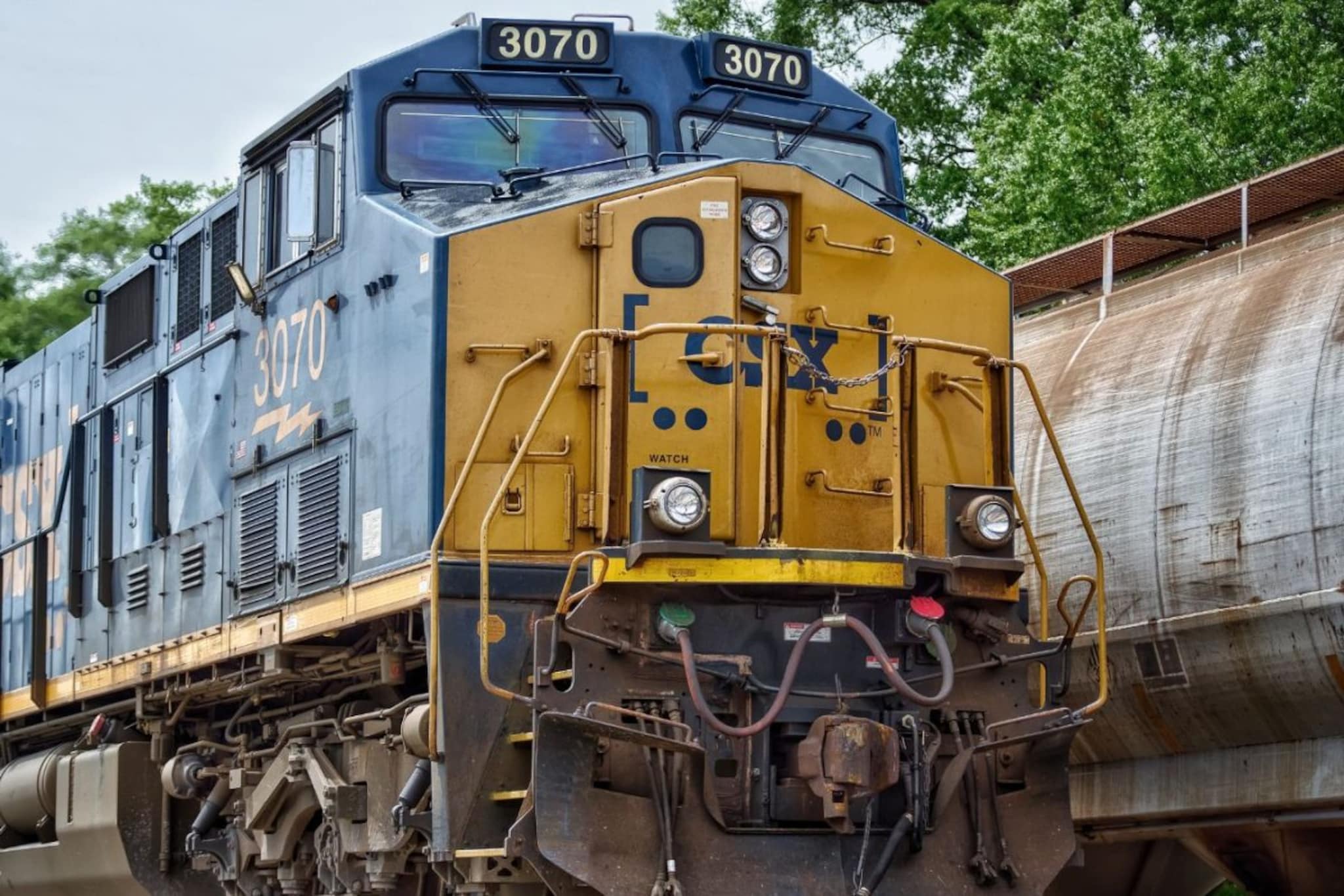 रात्रीच्या वेळी रेल्वेचा वेग जास्त का वाटतो? यामागचं विज्ञान आश्चर्यचकीत करेल