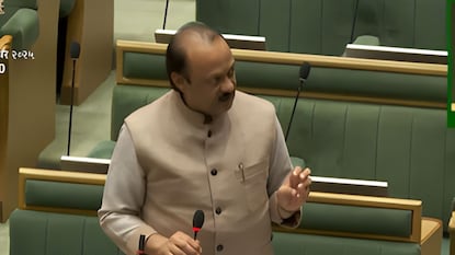 अजित पवार (उपमुख्यमंत्री) अजित पवार (उपमुख्यमंत्री)