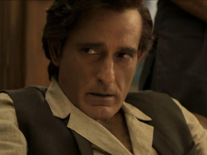  अक्षय खन्नाने बॉर्डर (1997), ताल (1999), दिल चाहता है (2001), हंगामा (2003), LOC कारगिल (2003), हुलचुल (2004) आणि रेस (2008) यांसारख्या चित्रपटांतून आपल्या अभिनयाची छाप पाडली. फिरोज खान यांच्यासोबतचा एक चित्रपट पुढे फरदीन खानकडे गेला. फरहान अख्तरने व्हॉइस फ्रॉम द स्काय बंद करून डॉन 2 बनवला. तारे ज़मीन परसुद्धा अक्षय करणार होता, पण तो चित्रपट शेवटी आमिर खानने केला. "अमोले गुप्तेने आमिरला सांगितलं, ‘मला ही स्क्रिप्ट अक्षयला ऐकवायची आहे.’ आमिर म्हणाला, ‘मी ऐकल्याशिवाय सुचवणार नाही.’ त्याला ती इतकी आवडली की त्याने स्वतःच चित्रपट करायचं ठरवलं".