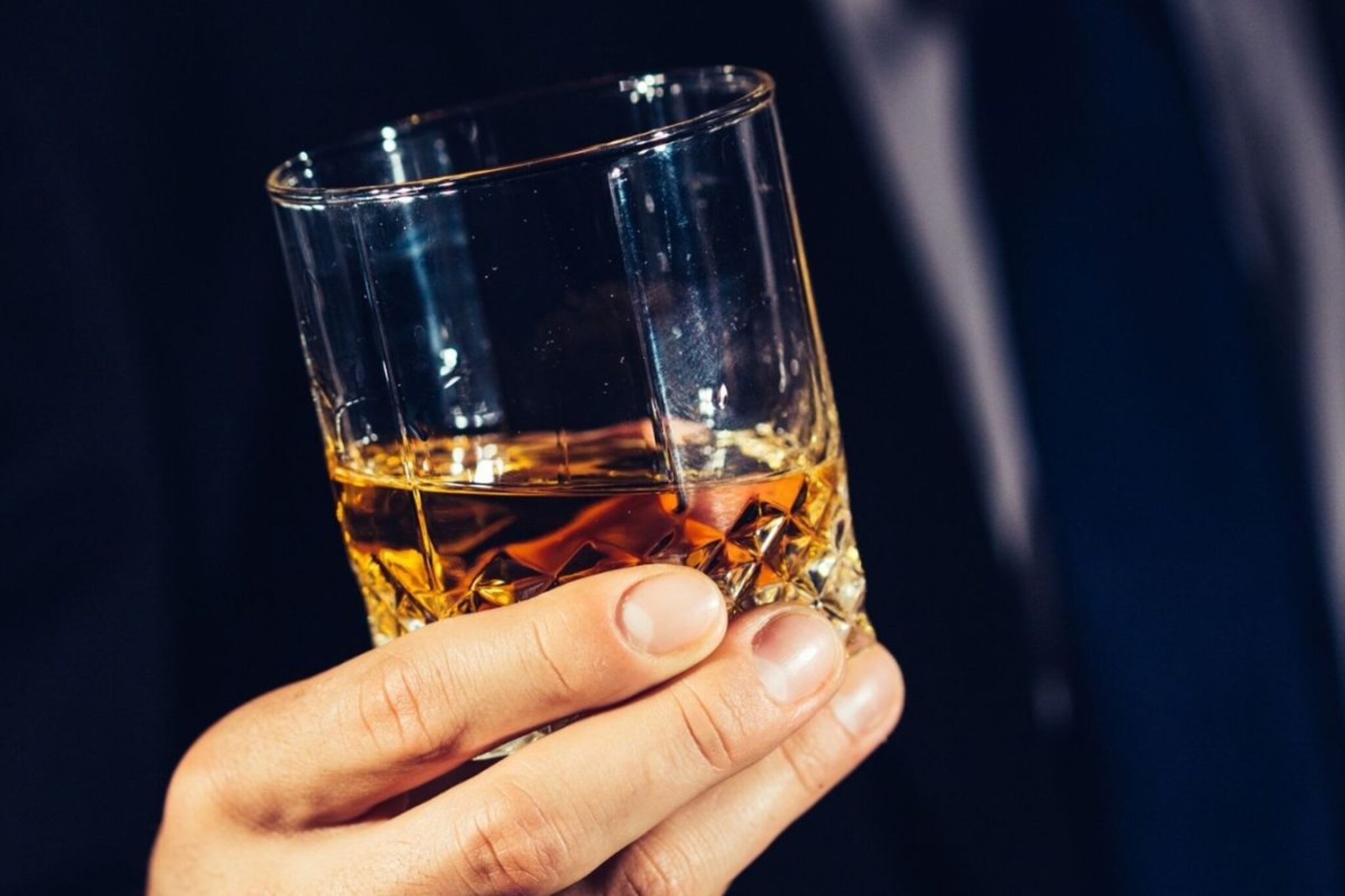 लिटल लिटल घेताय! दारूबाबत टाटाचा धक्कादायक रिपोर्ट; थर्टी फर्स्ट पार्टीआधी वाचाच