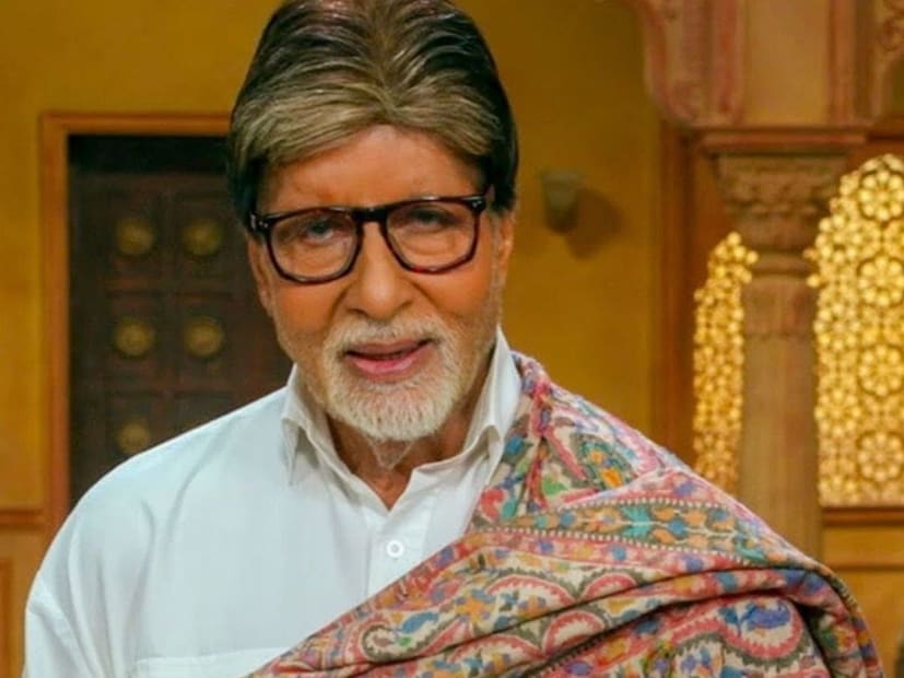  अमिताभ बच्चन गेल्या काही दिवसांपासून आपल्या ब्लॉग आणि ट्वीटच्या माध्यमातून चाहत्यांना धक्के देत आहेत. कधी मध्यरात्री तर कधी पहाटे ते ट्वीट करत चाहत्यांचं लक्ष वेधून घेत आहेत. पण अमिताभ बच्चन यांनी नुकतच केलेल्या तीन ट्वीटचा अर्थ नेमका काय आहे? हे मात्र अद्याप समोर आलेलं नाही. चाहते आणि नेटिझन्स आपापल्या पद्धतीने या ट्विटचा अर्थ काढू लागले आहेत.