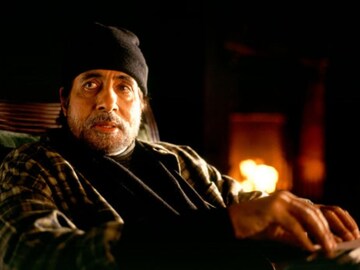 अमिताभ बच्चन यांचा पहिला KISS, बिग बींचा फेमस अभिनेत्रीसोबत Lip Lock