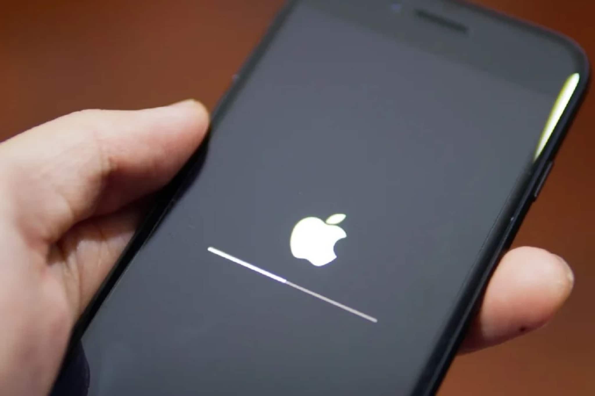 Appleने 1.8 अब्ज यूझर्सला दिला इशारा! तुमचा आयफोन धोक्यात, असं राहा सेफ