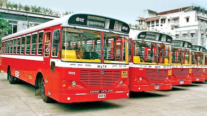 Best Bus: थर्टीफर्स्टच्या रात्री मुंबईकरांसाठी बेस्ट धावणार, कोणकोणत्या मार्गावर धावणार 'ही' बस Best Bus: थर्टीफर्स्टच्या रात्री मुंबईकरांसाठी बेस्ट धावणार, कोणकोणत्या मार्गावर धावणार 'ही' बस