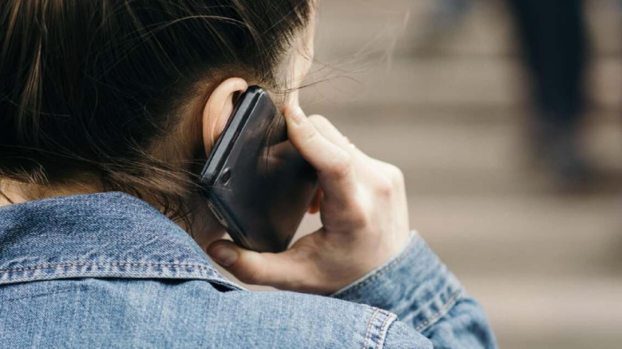 महागड्या रिचार्जमुळे त्रस्त झालाय? स्वस्तात अनलिमिटेड कॉलिंगसह डेटा देतेय ही कंपनी महागड्या रिचार्जमुळे त्रस्त झालाय? स्वस्तात अनलिमिटेड कॉलिंगसह डेटा देतेय ही कंपनी