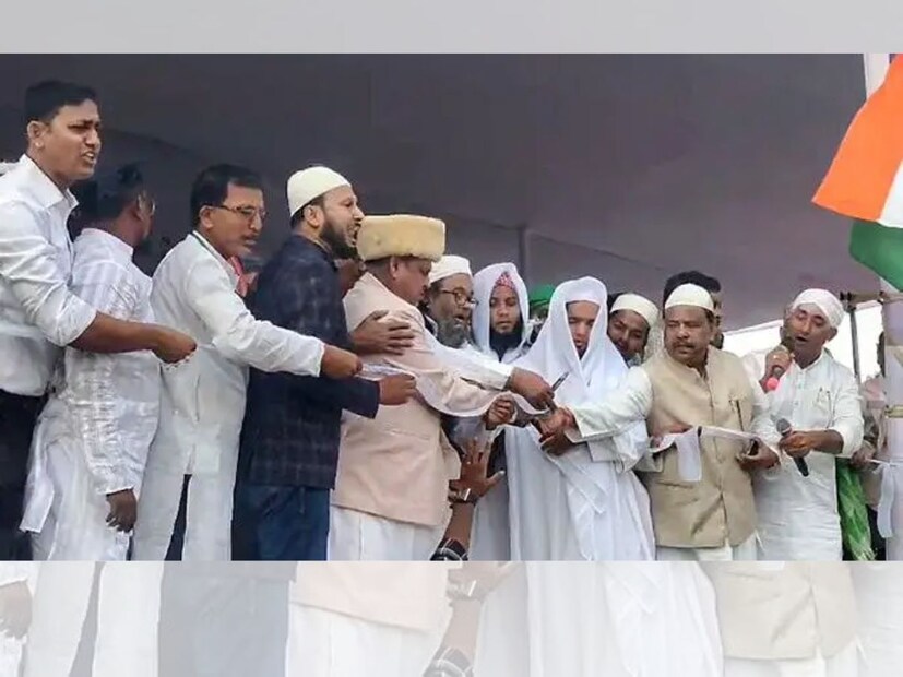 पश्चिम बंगालच्या मुर्शिदाबाद जिल्ह्यातील बेलडांगा येथे शनिवारी टीएमसीकडून निलंबित करण्यात आलेल्या आमदार हुमायूं कबीर यांनी अयोध्येतील बाबरी मशिदीच्या धर्तीवर बांधण्यात येणाऱ्या मशिदीची आधारशिला ठेवली. कडक सुरक्षा व्यवस्थेमध्ये मौलवींसोबत मंचावर रिबन कापून त्यांनी औपचारिक शिलान्यास केला. 