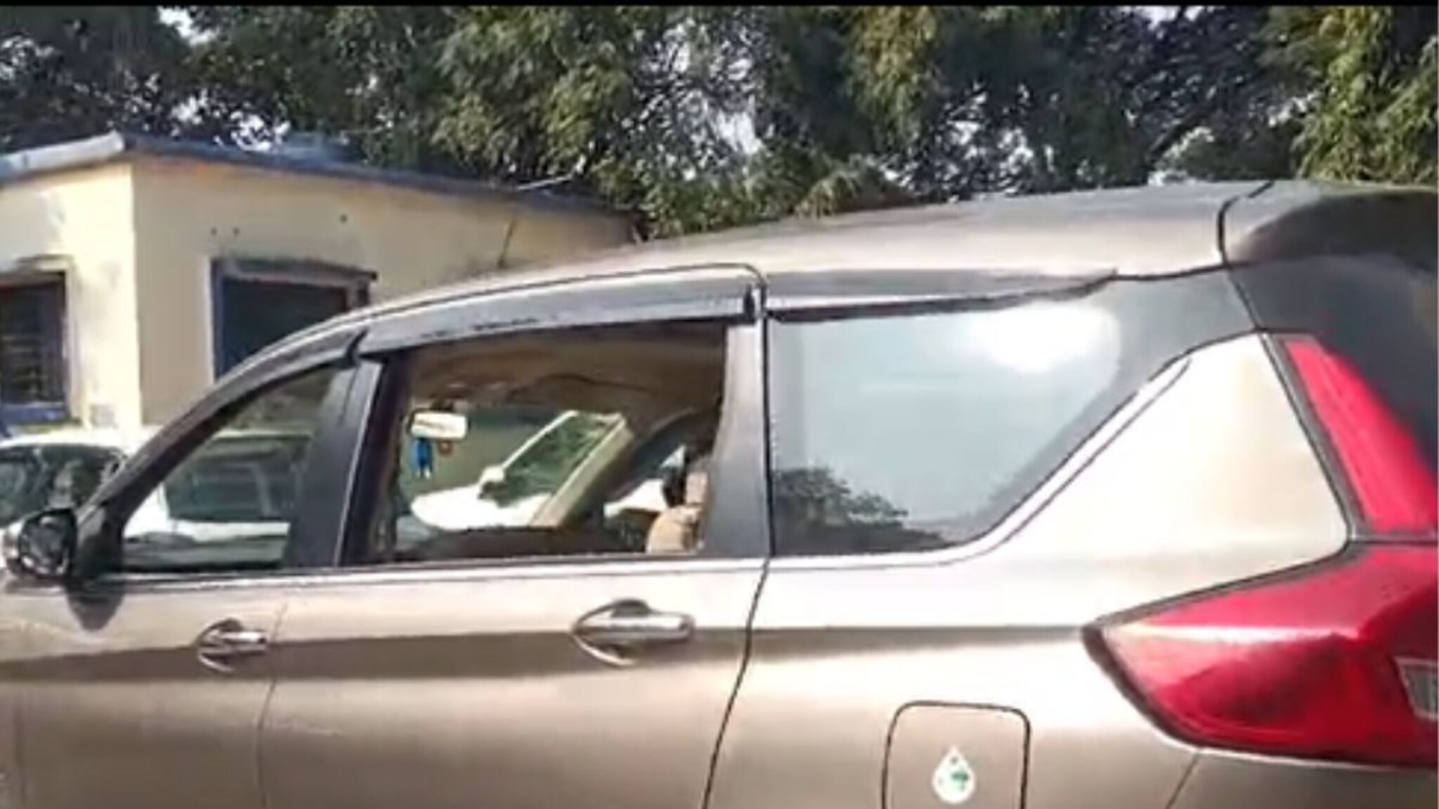 Beed News: बीड-गेवराई हायवेवर धक्कादायक प्रकार ,तेलंगणाच्या महिलांची Ertiga रात्री अडवली अन्....