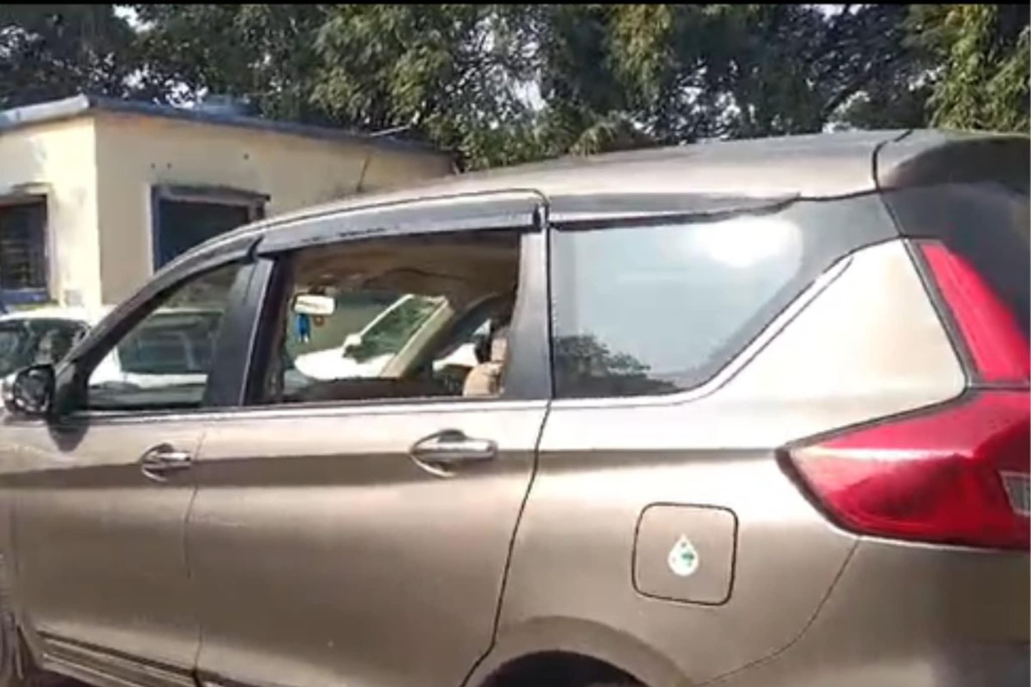 बीड-गेवराई हायवेवर धक्कादायक प्रकार ,तेलंगणाच्या महिलांना रात्री अडवलं अन्....