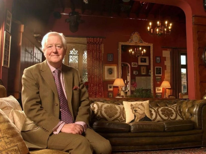 बेन्जामिन यांनी 1991 साली पहिल्या पत्नीशी घटस्फोट घेतला. याचं कारण म्हणजे त्यांच्याकडे असलेल्या मांजरी. त्यांच्याकडे 27 मांजरी होत्या. (सर्व फोटो : सोशल मीडिया)