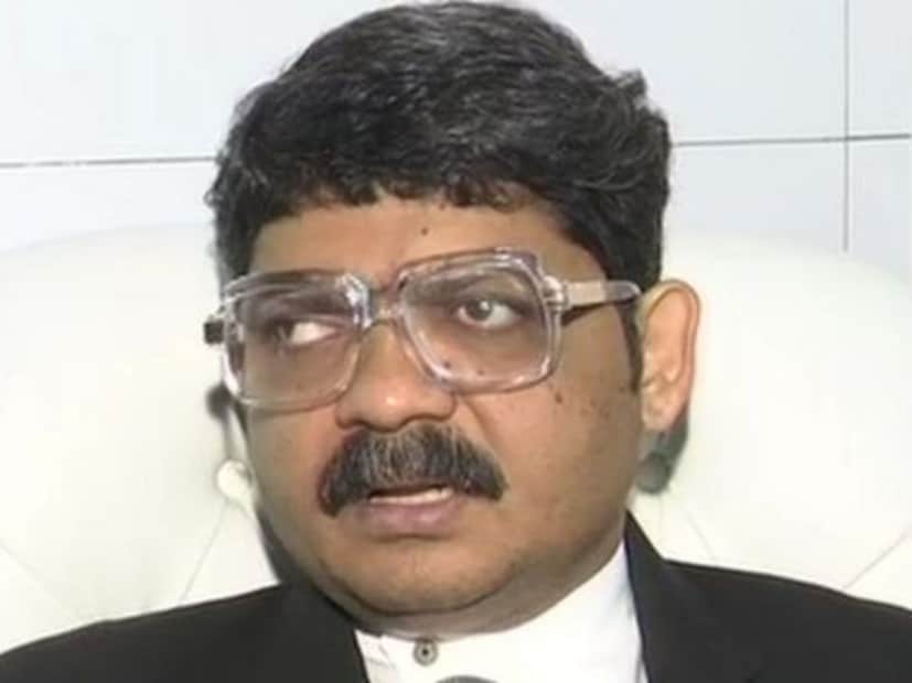  गुणरत्न सदावर्ते (Gunaratna Sadavarte) : 'बिग बॉस हिंदी' गाजवणारे गुणरत्न सदावर्ते 'बिग बॉस मराठी'च्या सहाव्या पर्वातही सहभागी होऊ शकतात. राजकारणासह आपल्या विचित्र शैलीसाठी ते प्रसिद्ध आहेत. त्यामुळे त्यांची मराठी सीझनमधील एन्ट्री नाकारता येत नाही.