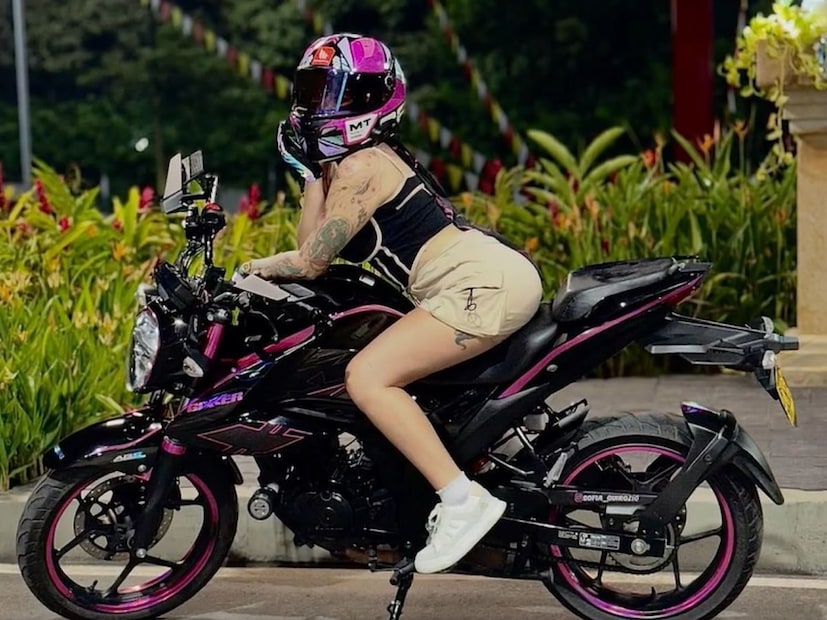 सोफिया जी सोशल मीडियावर 'बाईकर गर्ल' म्हणून ओळखली जाते. ती त्यादिवशी चष्माशिवाय बाईक चालवत होती. अपघाताच्या काही तास आधी तिने एक पोस्ट केली होती. पोस्टमध्ये तिने लिहिलं होतं, 