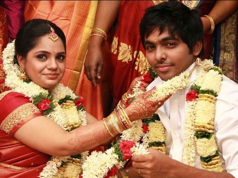  जी वी प्रकाश कुमार - सैंधवी (G.V. Prakash Kumar Saindhavi) : संगीतकार आणि अभिनेते जी. वी. प्रकाश कुमार आणि गायिका सैंधवी यांनी 12 वर्षांच्या सुखी संसारानंतर 2025 मध्ये वेगळं होण्याचा निर्णय घेतला. 24 मार्च 2025 मध्ये त्यांनी चेन्नईतील फॅमिली कोर्टात घटस्फोटाची याचिका दाखल केली.