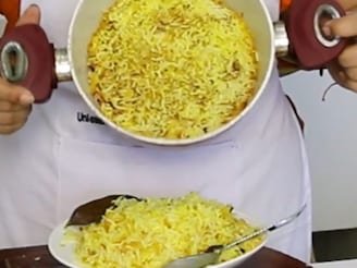 Kitchen Tips : भात करपला तर त्यातून वास कसा घालवायचा? शेफ पंकजने दिली खास टिप्स