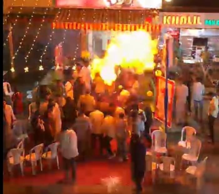 स्फोटामुळे उद्घाटनाचा आनंद क्षणात गोंधळात बदलला असला तरी मोठा जीवितहानी टळल्याने सर्वांनी सुटकेचा निश्वास सोडला आहे.