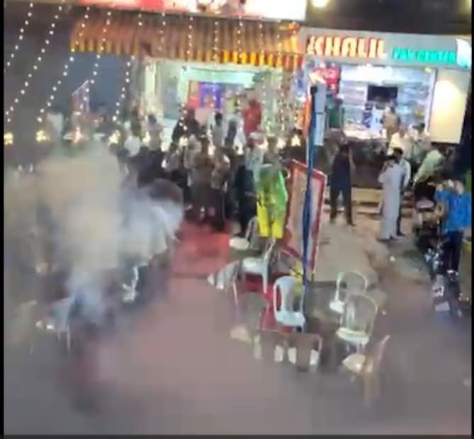 स्फोटाची तीव्रता इतकी होती की फुग्यांचा आवाज काही अंतरावरपर्यंत ऐकू गेला. आगीमुळे   सजावटींचे साहित्य, बॅनर्स आणि स्टॉलचे नुकसाना झाले.