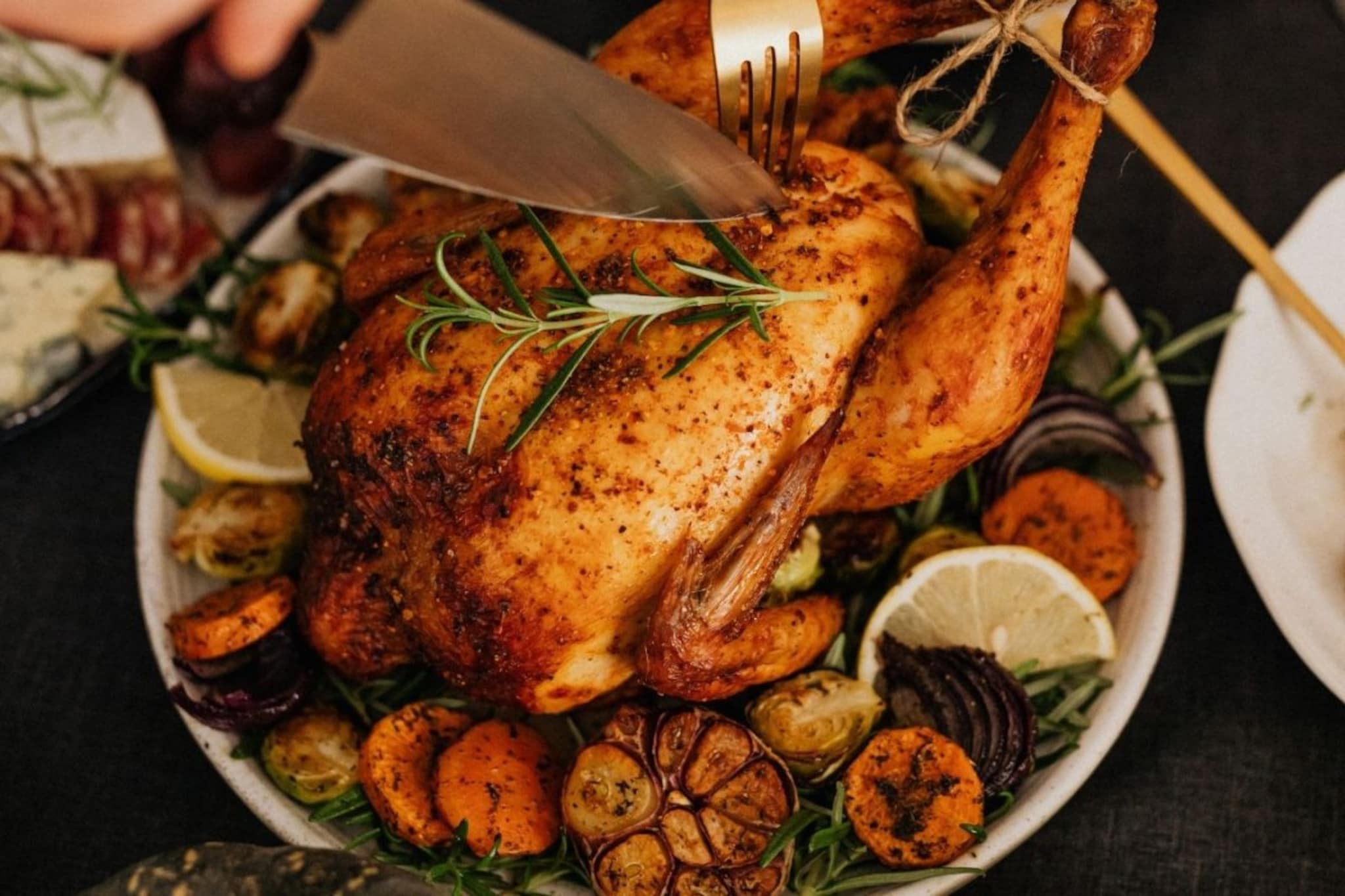 बहुतेक जण लेगपीसवर ताव मारतात, पण चिकनचा सगळ्यात पौष्टीक भाग कोणता माहितीये?