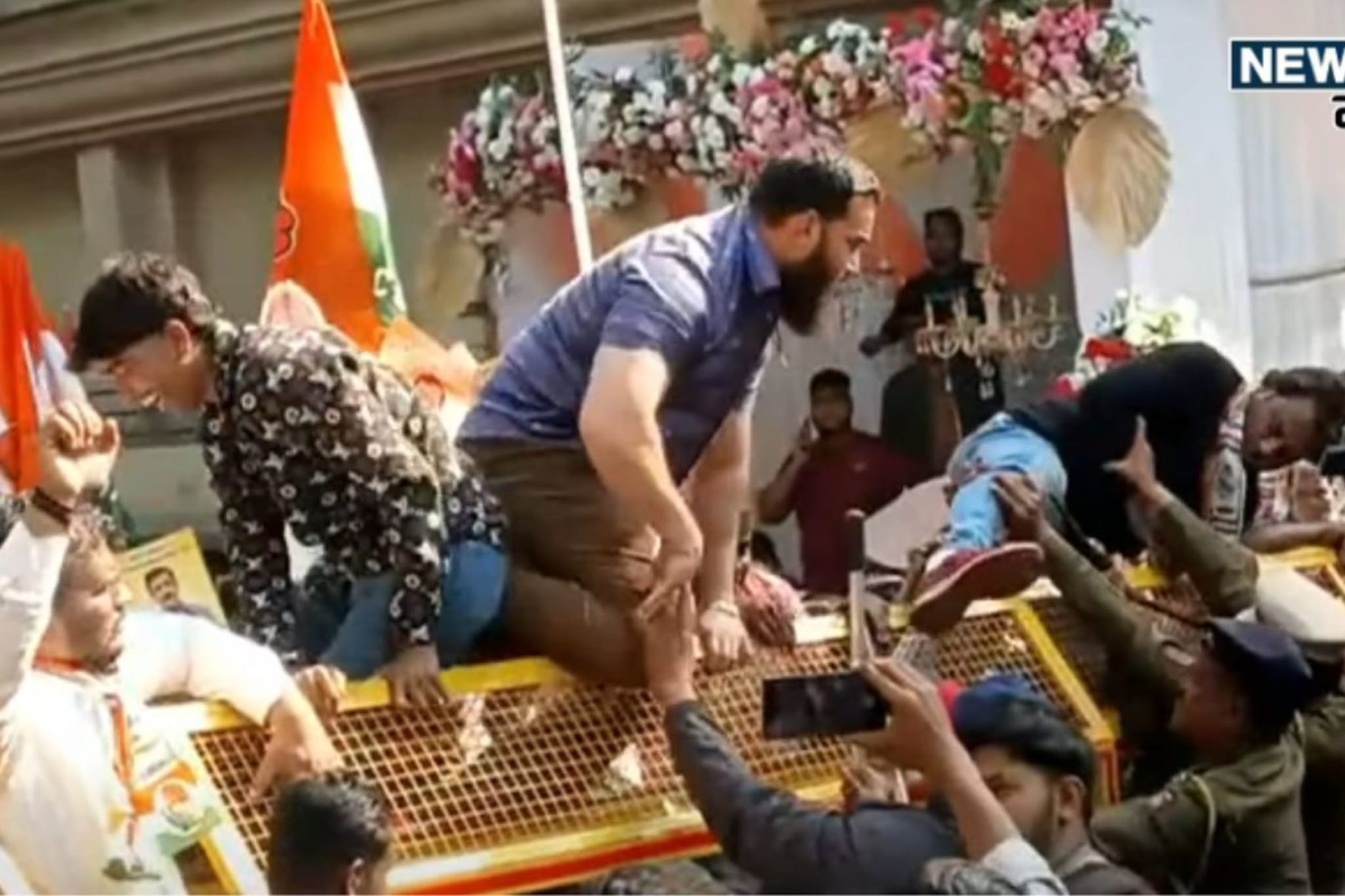 डरो मत, वॉक फॉर तुकाराम! तुकाराम मुंढेंच्या समर्थनार्थ काँग्रेस आक्रमक डरो मत, वॉक फॉर तुकाराम! तुकाराम मुंढेंच्या समर्थनार्थ काँग्रेस आक्रमक