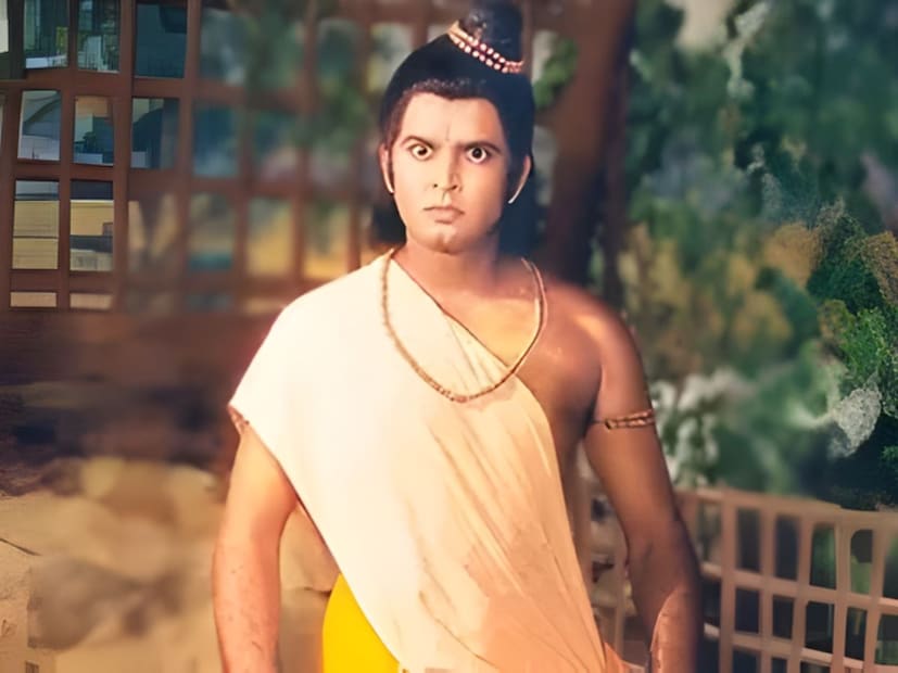  सुनील लहरी यांनी धर्मेंद्र यांच्याशी झालेल्या भेटीचे आणि आठवणींचे किस्से चाहत्यांसोबत शेअर केले. तसेच ‘रामायण’ फेम सुनील यांनी धर्मेंद्र यांचे कौतुक करताना ते कसे माणूस होते हे सांगितले. हे ऐकून चाहत्यांनी धर्मेंद्र यांच्या स्वभावाचे आणि त्यांच्या महानतेचे भरभरून कौतुक केले. सुनील लहरी यांनी सांगितले की त्यांनी धर्मेंद्र यांच्याकडून एक अतिशय मौल्यवान वस्तू खरेदी केली होती, ज्याबद्दल फार कमी लोकांना माहिती होती.